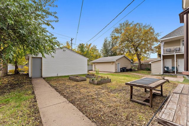 882 Aurora Avenue, Saint Paul, MN 55104