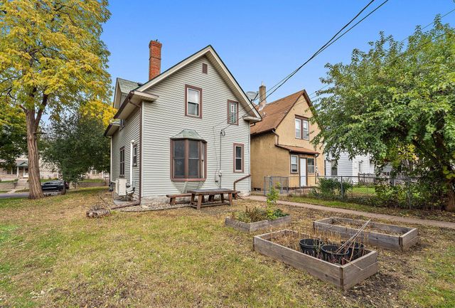 882 Aurora Avenue, Saint Paul, MN 55104