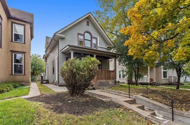 882 Aurora Avenue, Saint Paul, MN 55104