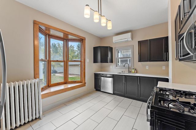 882 Aurora Avenue, Saint Paul, MN 55104