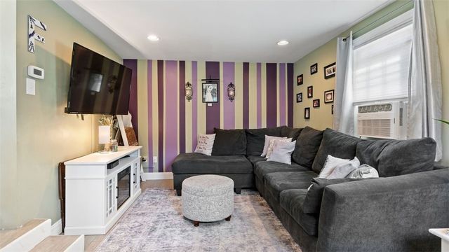 5 Hodsell Street, Cranston, RI 02910