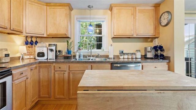 5 Hodsell Street, Cranston, RI 02910