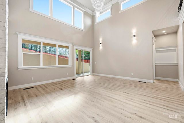 1417 E Shenandoah Dr, Boise, ID 83712