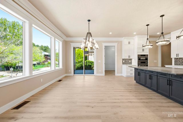 1417 E Shenandoah Dr, Boise, ID 83712