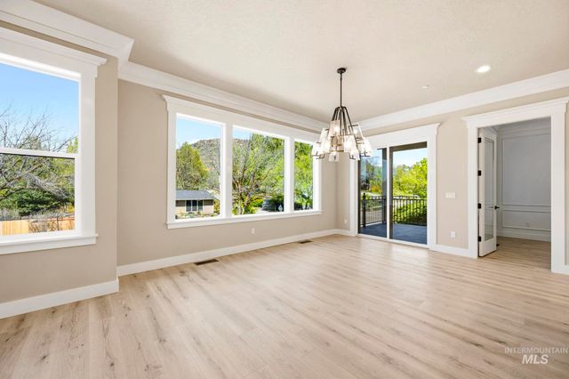 1417 E Shenandoah Dr, Boise, ID 83712