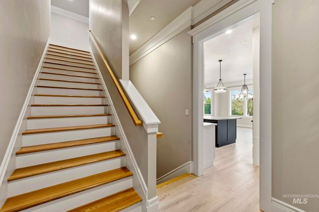 1417 E Shenandoah Dr, Boise, ID 83712