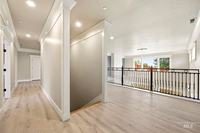 1417 E Shenandoah Dr, Boise, ID 83712