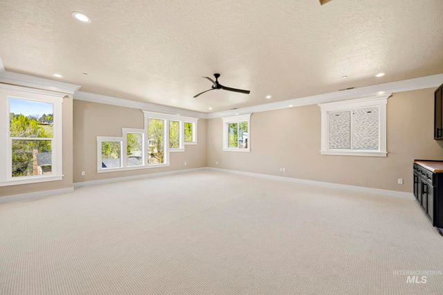 1417 E Shenandoah Dr, Boise, ID 83712