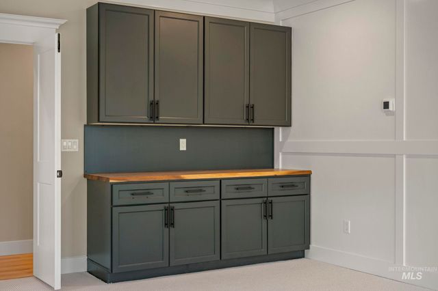 1417 E Shenandoah Dr, Boise, ID 83712