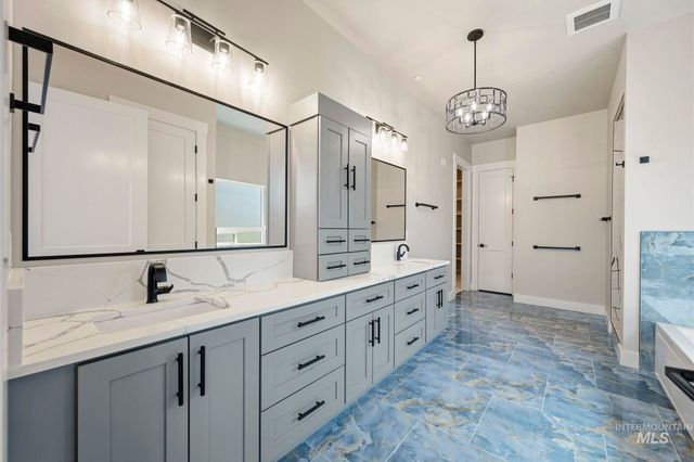 1417 E Shenandoah Dr, Boise, ID 83712