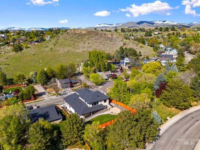 1417 E Shenandoah Dr, Boise, ID 83712