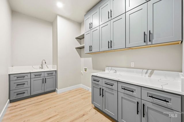 1417 E Shenandoah Dr, Boise, ID 83712