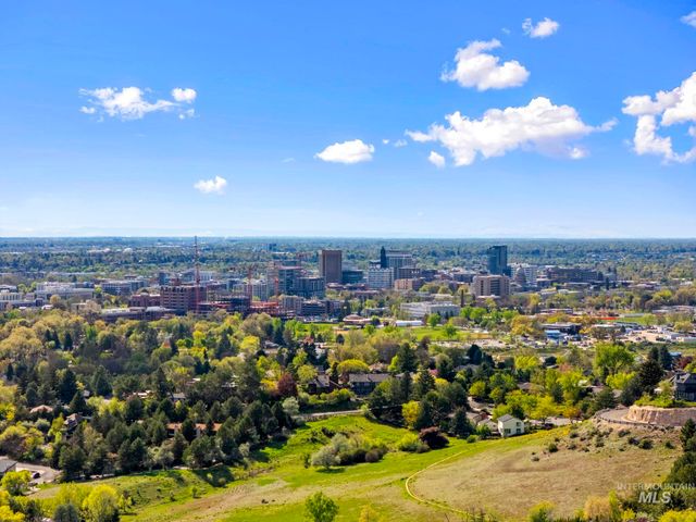 1417 E Shenandoah Dr, Boise, ID 83712
