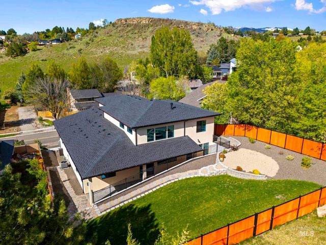 1417 E Shenandoah Dr, Boise, ID 83712