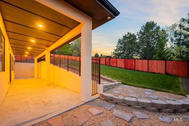 1417 E Shenandoah Dr, Boise, ID 83712