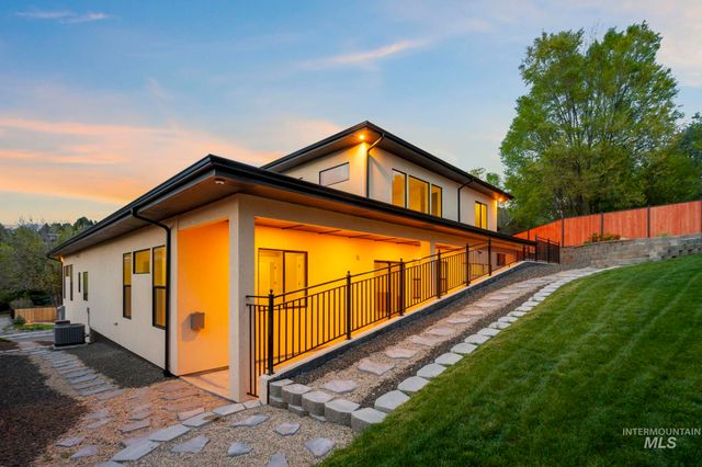1417 E Shenandoah Dr, Boise, ID 83712