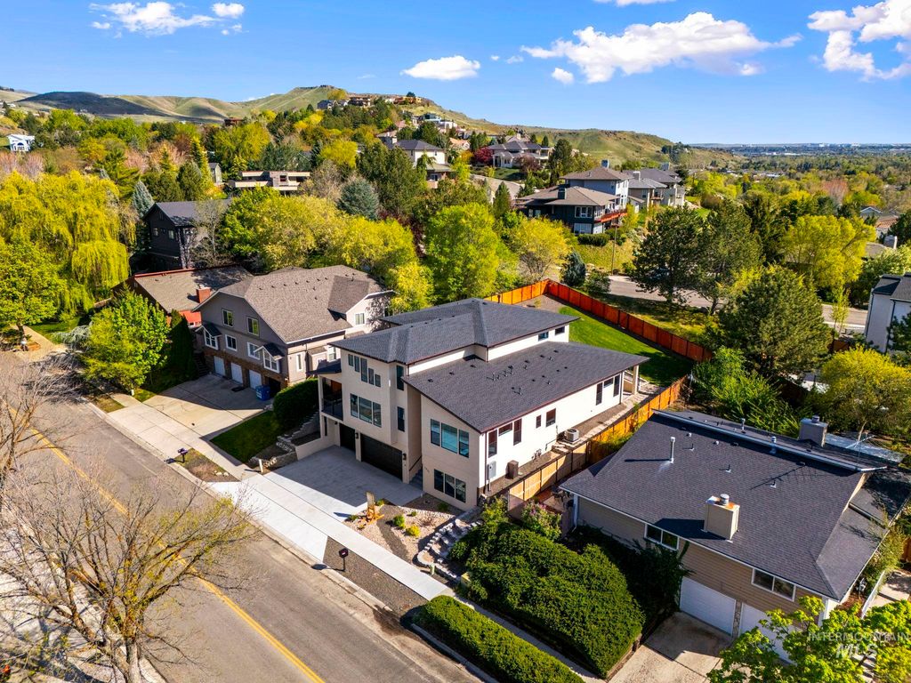 1417 E Shenandoah Dr, Boise, ID 83712 photo 2