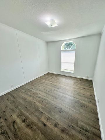 42 Cypress Lane, Freeport, FL 32439