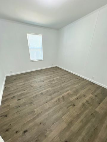 42 Cypress Lane, Freeport, FL 32439