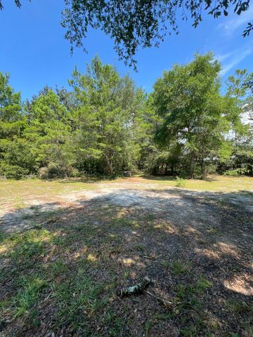 42 Cypress Lane, Freeport, FL 32439