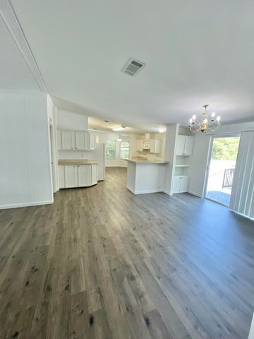 42 Cypress Lane, Freeport, FL 32439