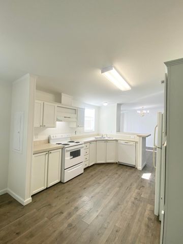 42 Cypress Lane, Freeport, FL 32439