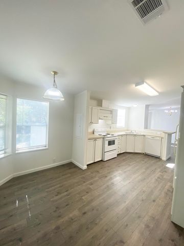 42 Cypress Lane, Freeport, FL 32439