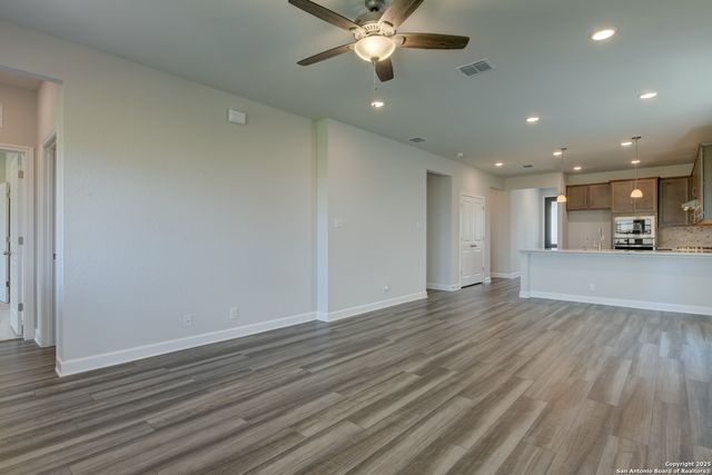 7011 Lower Crossing, San Antonio, TX 78252