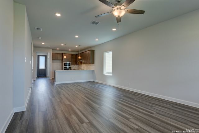 7011 Lower Crossing, San Antonio, TX 78252