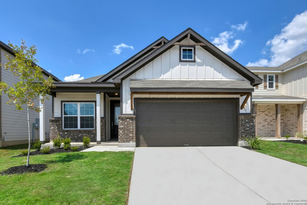 7011 Lower Crossing, San Antonio, TX 78252