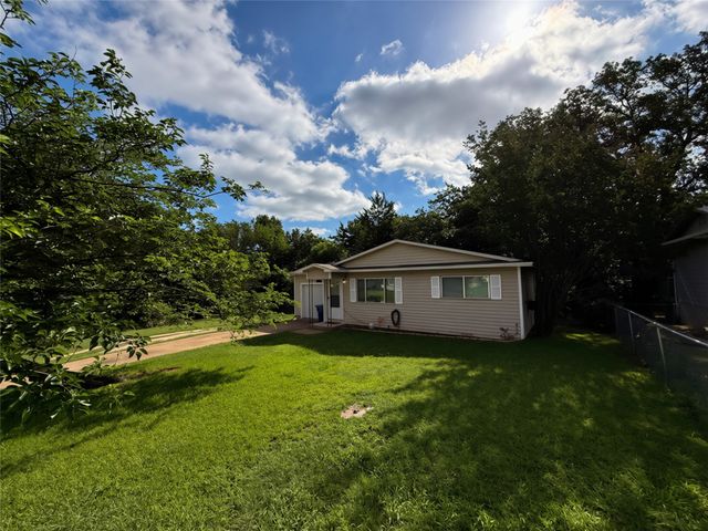 1200 Park Drive, Denison, TX 75020