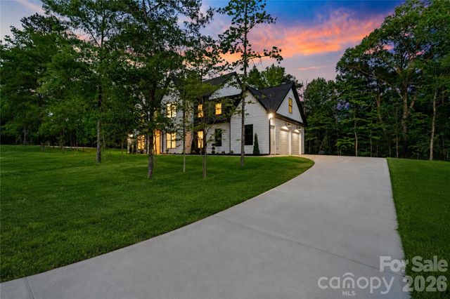 460 Riddle Mill Road, Clover, SC 29710