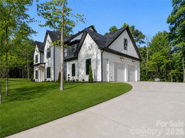 460 Riddle Mill Road, Clover, SC 29710