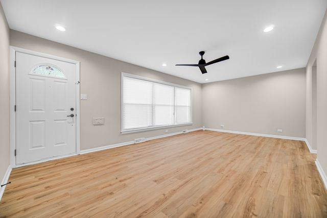 11701 S Campbell Avenue, Chicago, IL 60655