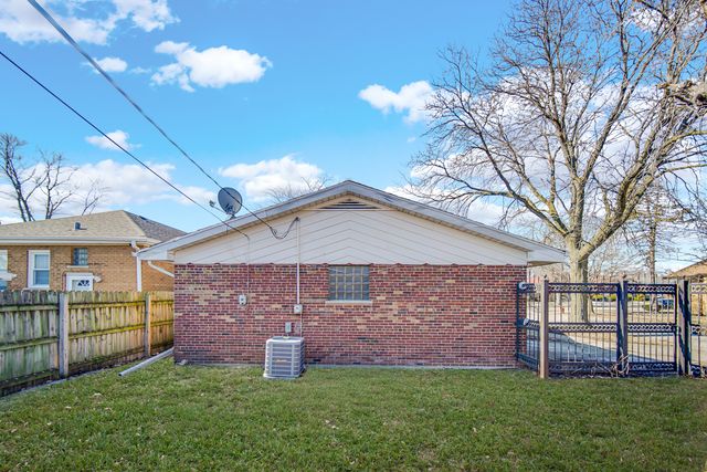 11701 S Campbell Avenue, Chicago, IL 60655