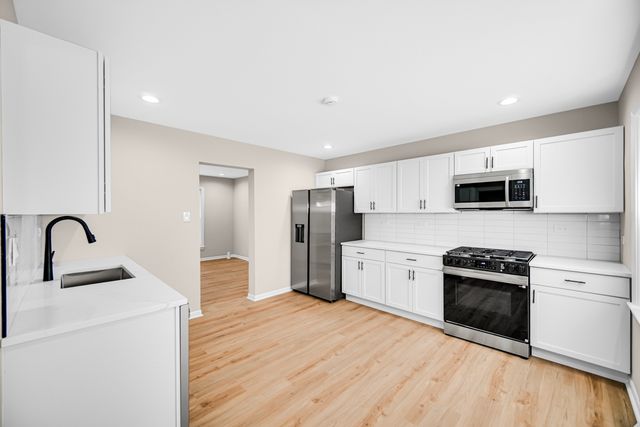 11701 S Campbell Avenue, Chicago, IL 60655