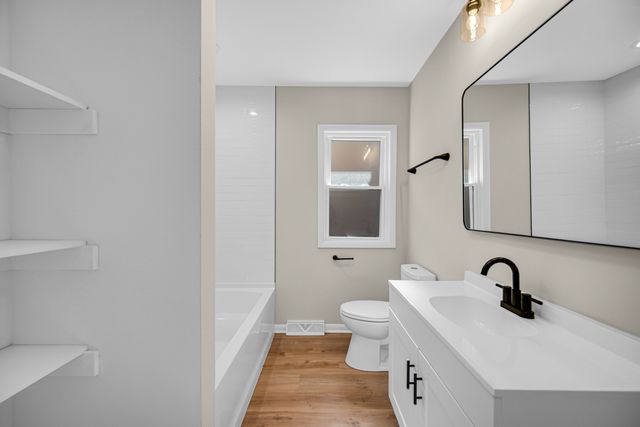 11701 S Campbell Avenue, Chicago, IL 60655