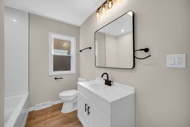 11701 S Campbell Avenue, Chicago, IL 60655