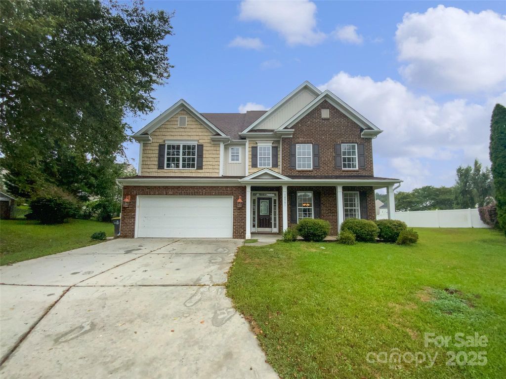 10901 Trout Creek Place, Davidson, NC 28036