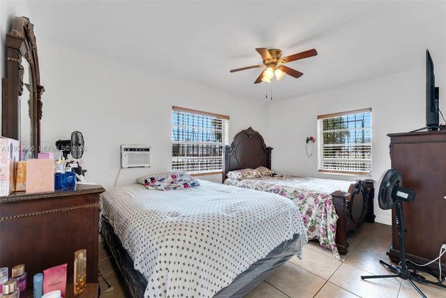 13493 NW 8th Ave, North Miami, FL 33168