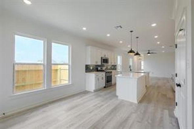 21130 Autumn Heights, Bonney, TX 77583