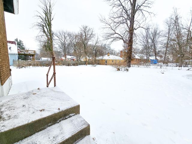 2048 W Galbraith Road, Cincinnati, OH 45239