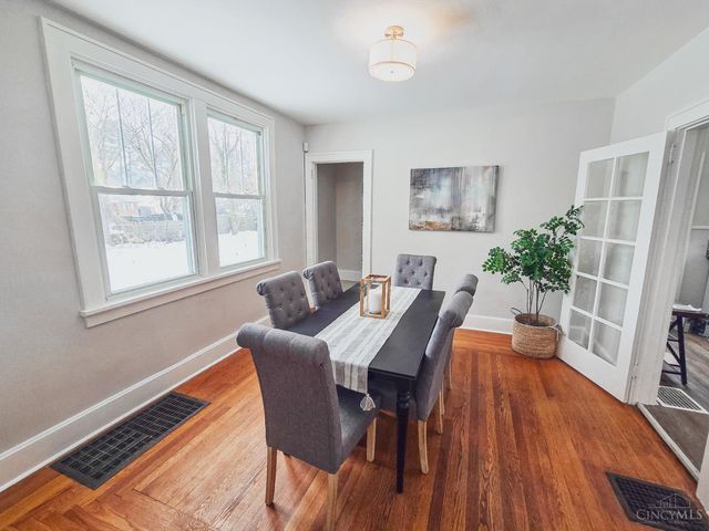 2048 W Galbraith Road, Cincinnati, OH 45239