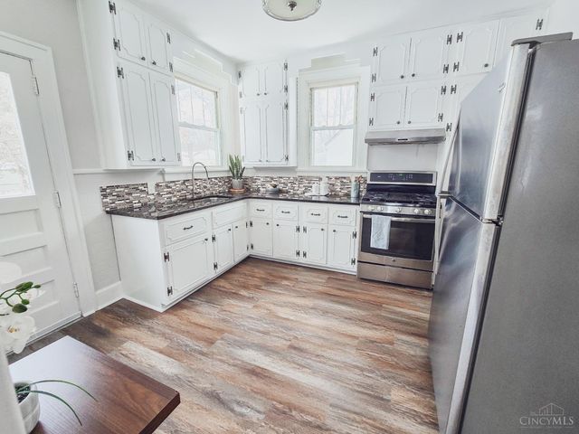 2048 W Galbraith Road, Cincinnati, OH 45239