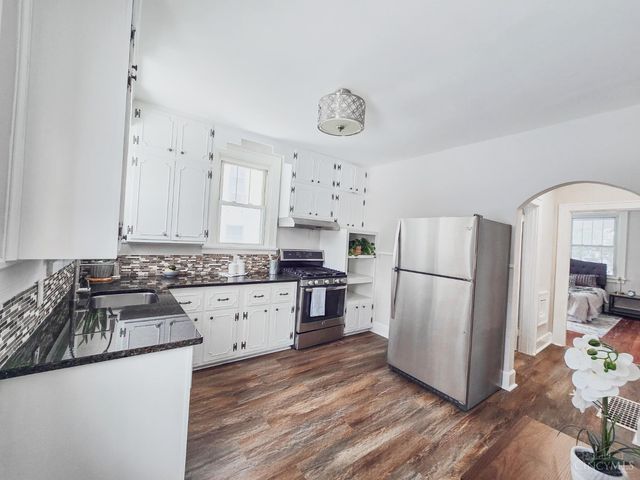 2048 W Galbraith Road, Cincinnati, OH 45239