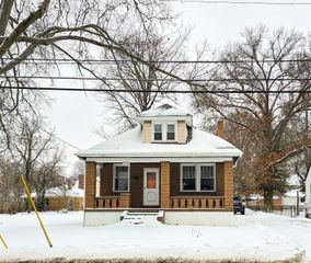 2048 W Galbraith Road, Cincinnati, OH 45239