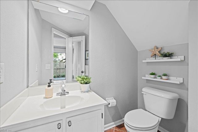 1697 Cottenham LN, Virginia Beach, VA 23454