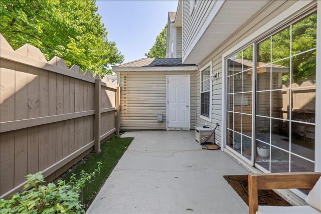 1697 Cottenham LN, Virginia Beach, VA 23454
