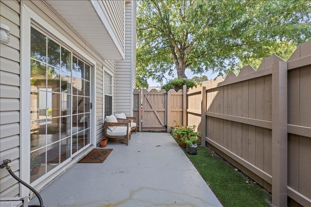 1697 Cottenham LN, Virginia Beach, VA 23454