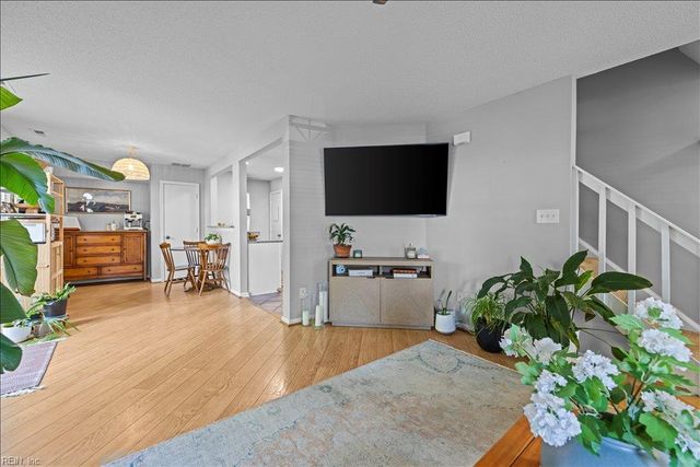 1697 Cottenham LN, Virginia Beach, VA 23454